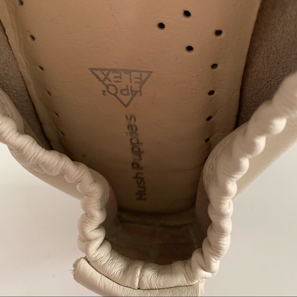 Hush Puppies - Ivory Leather Stretch Loafers - Size 8.5M - Picture 9 of 12